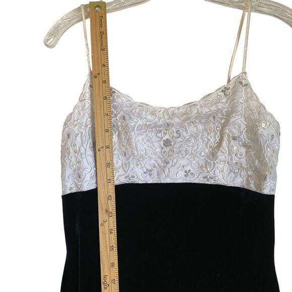 Jessica Mc.Clintock Maxi Dress S/6 Black Velvet Embroidered Spaghetti Straps Y2K - Picture 5 of 10